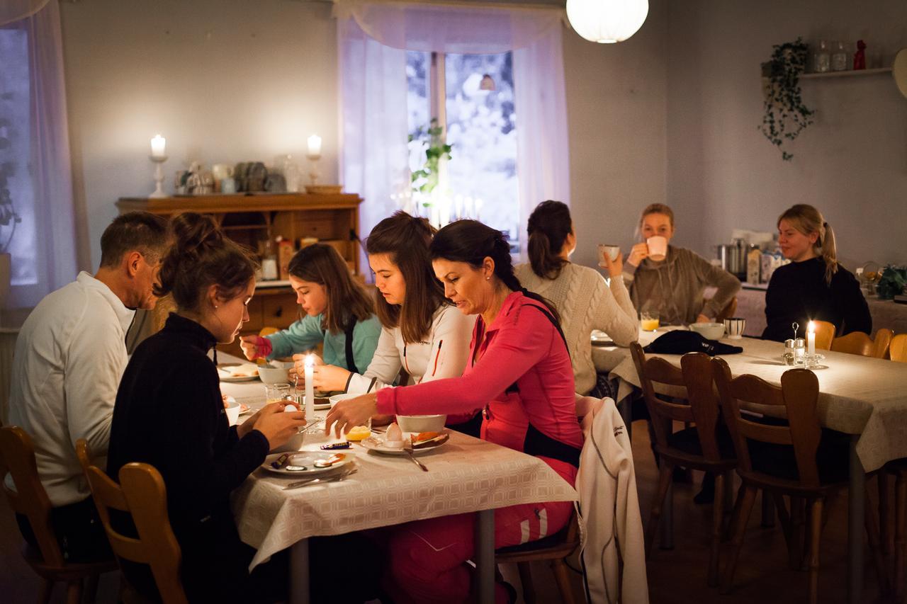 Helsingegarden Hostel Järvsö Екстериор снимка